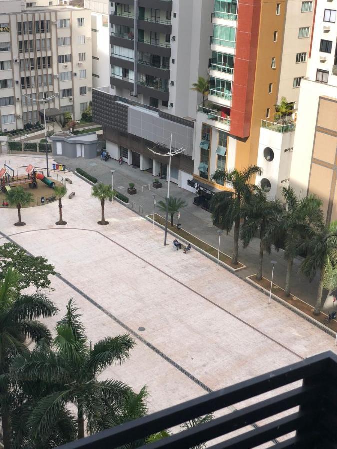 Apto Pe Na Areia - Centro De Balneario Camboriu Exterior photo